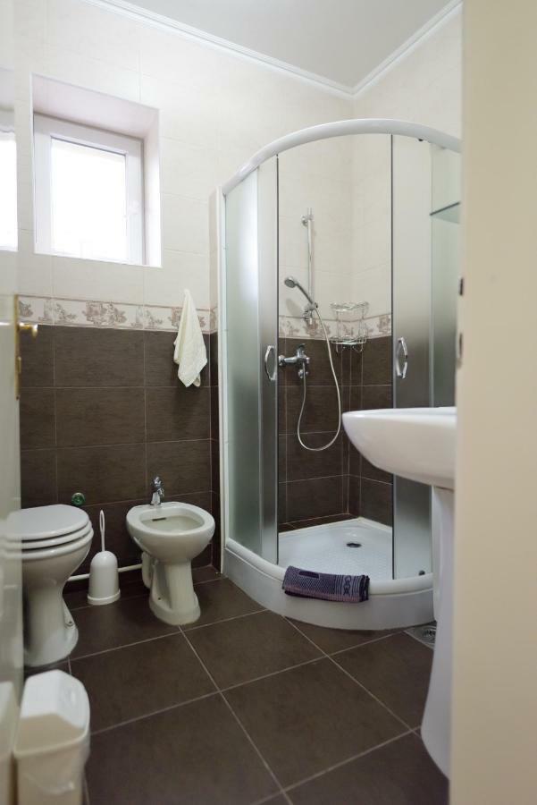 Apartman Vila Milica Kikinda Buitenkant foto