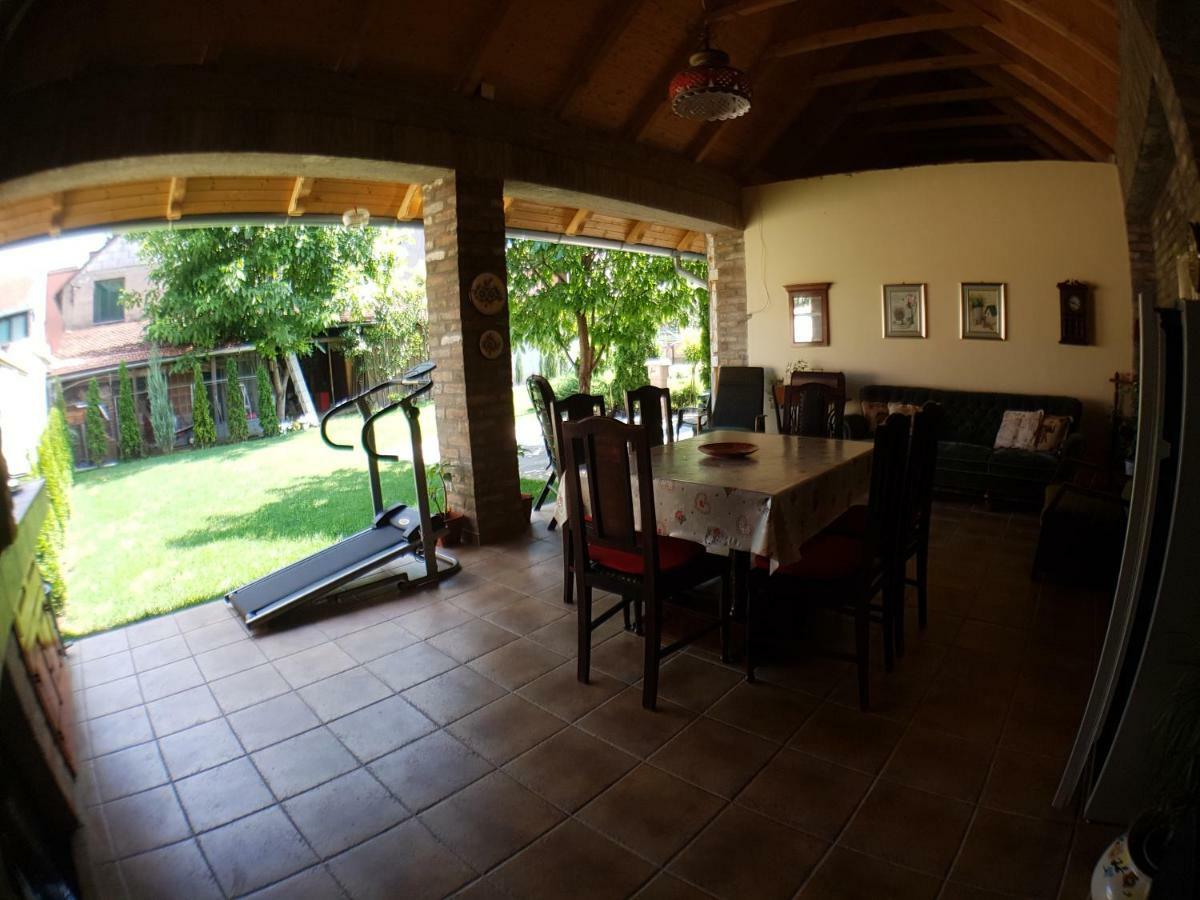 Apartman Vila Milica Kikinda Buitenkant foto